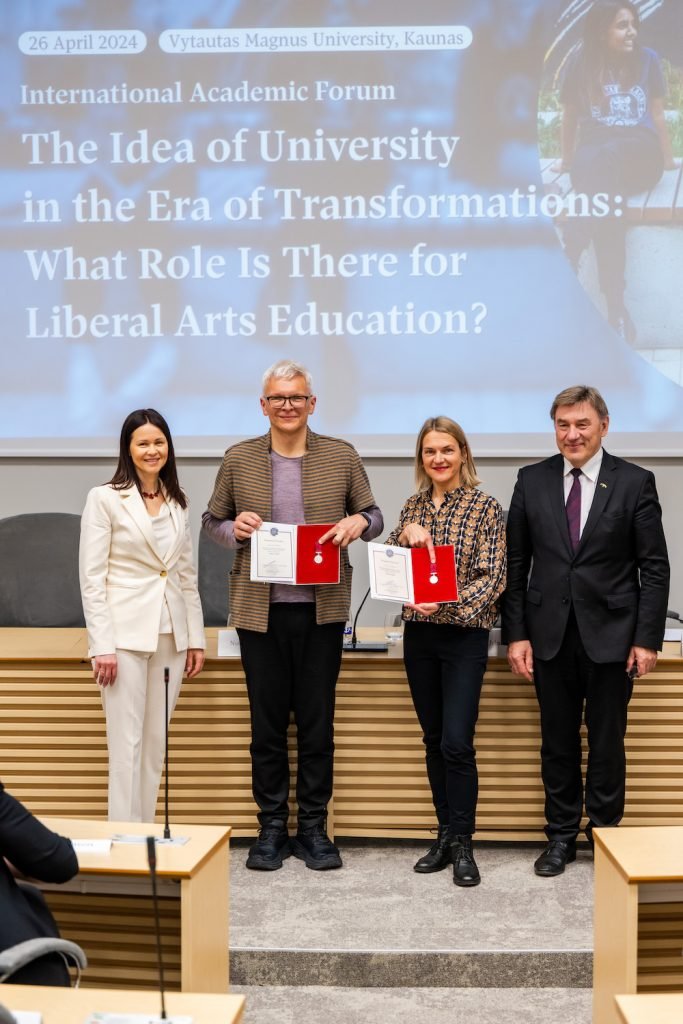 Nomedai ir Gediminui Urbonui įteikti VDU sidabriniai medaliai